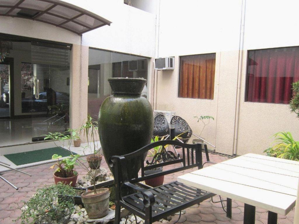 Rich Manor Pension House Cagayan de Oro Eksteriør billede